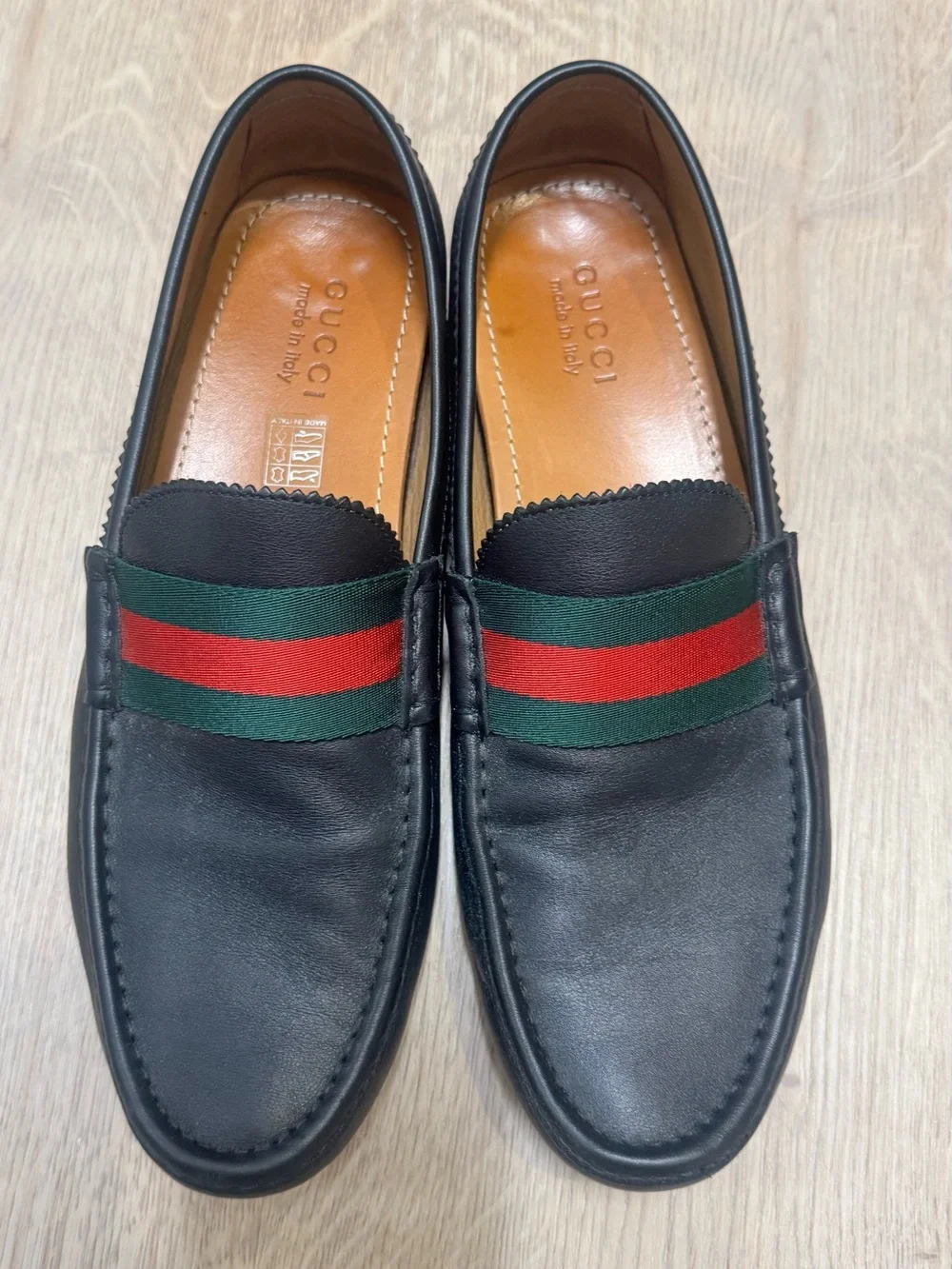 Gucci Black Leather Slip-On Loafers with Green and Red Web